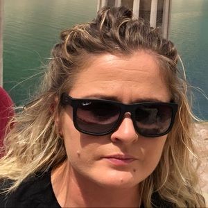 Meet your Posher, Iskra